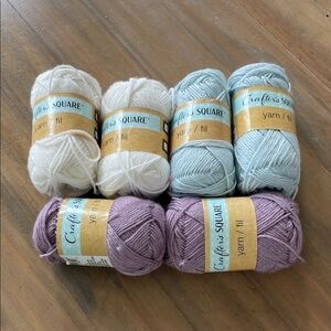 🌷5/$25🌷 Crafters Square Yarn Lot